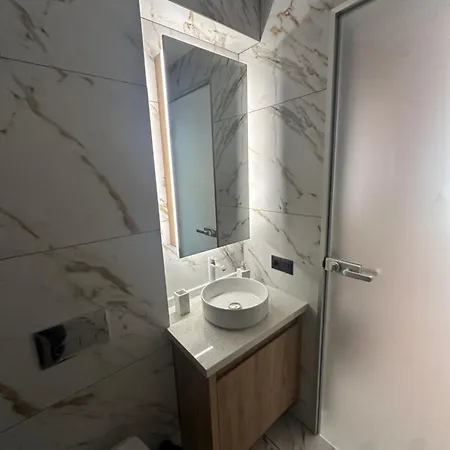 וילה Vip Anvers 50 *