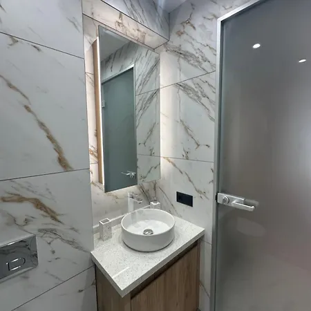 Vip Anvers 50 * 엘레니테