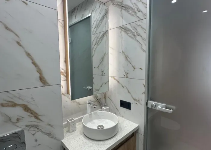 Vip Anvers 50 * Елените