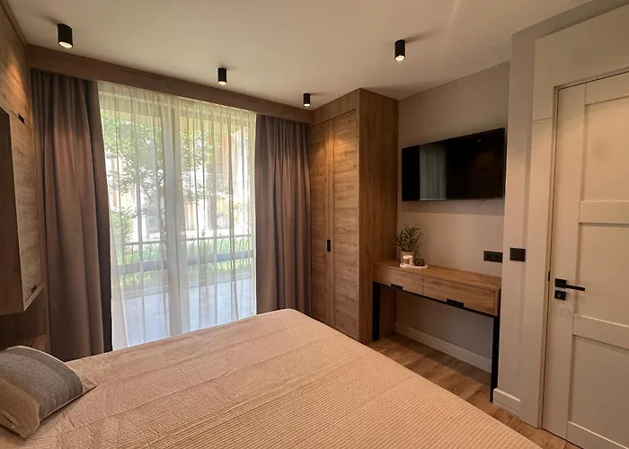 Vip Anvers 50 * Елените